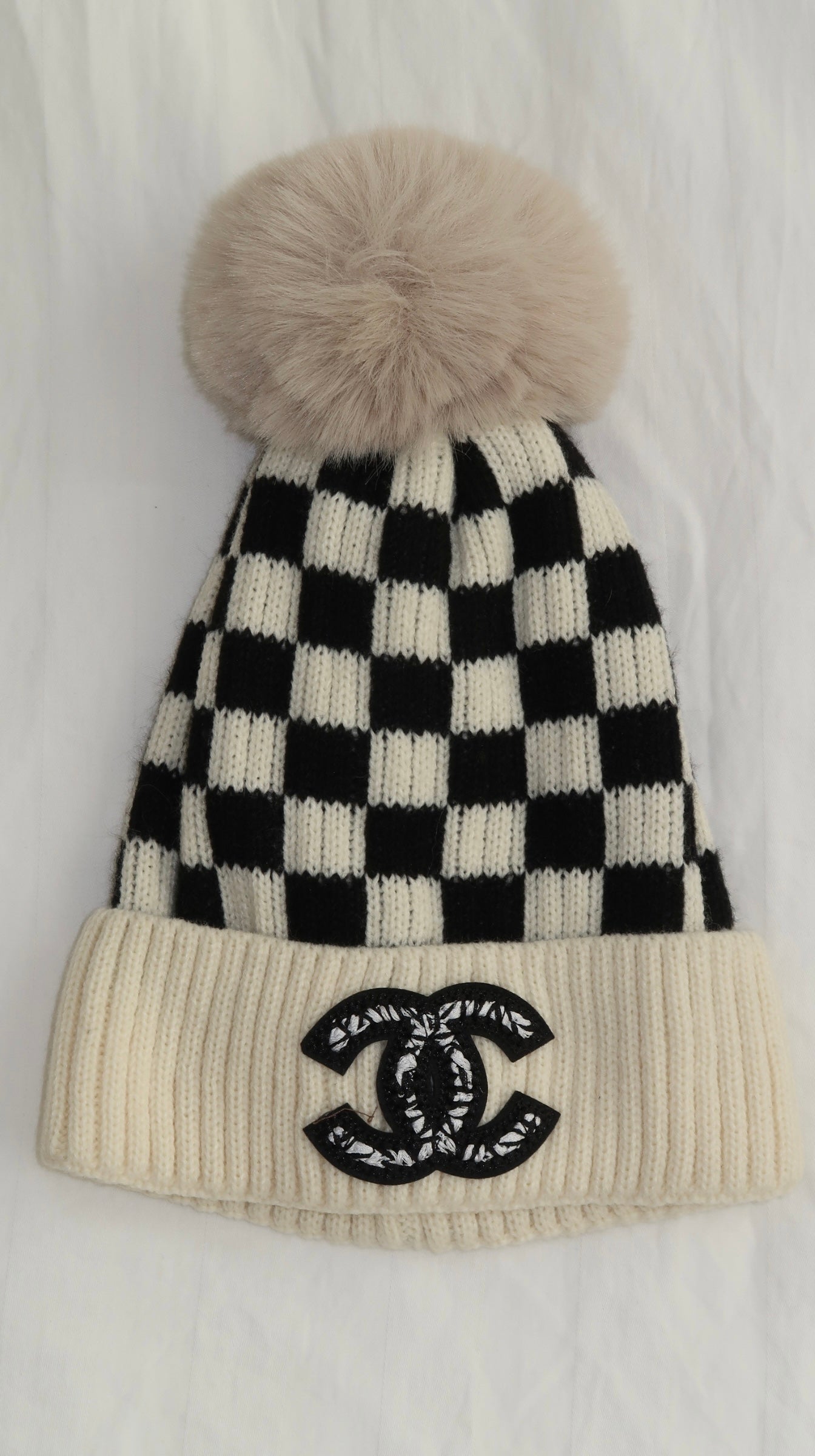 Check bobble hat