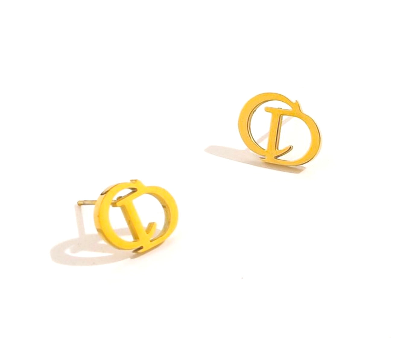 CD small gold studs