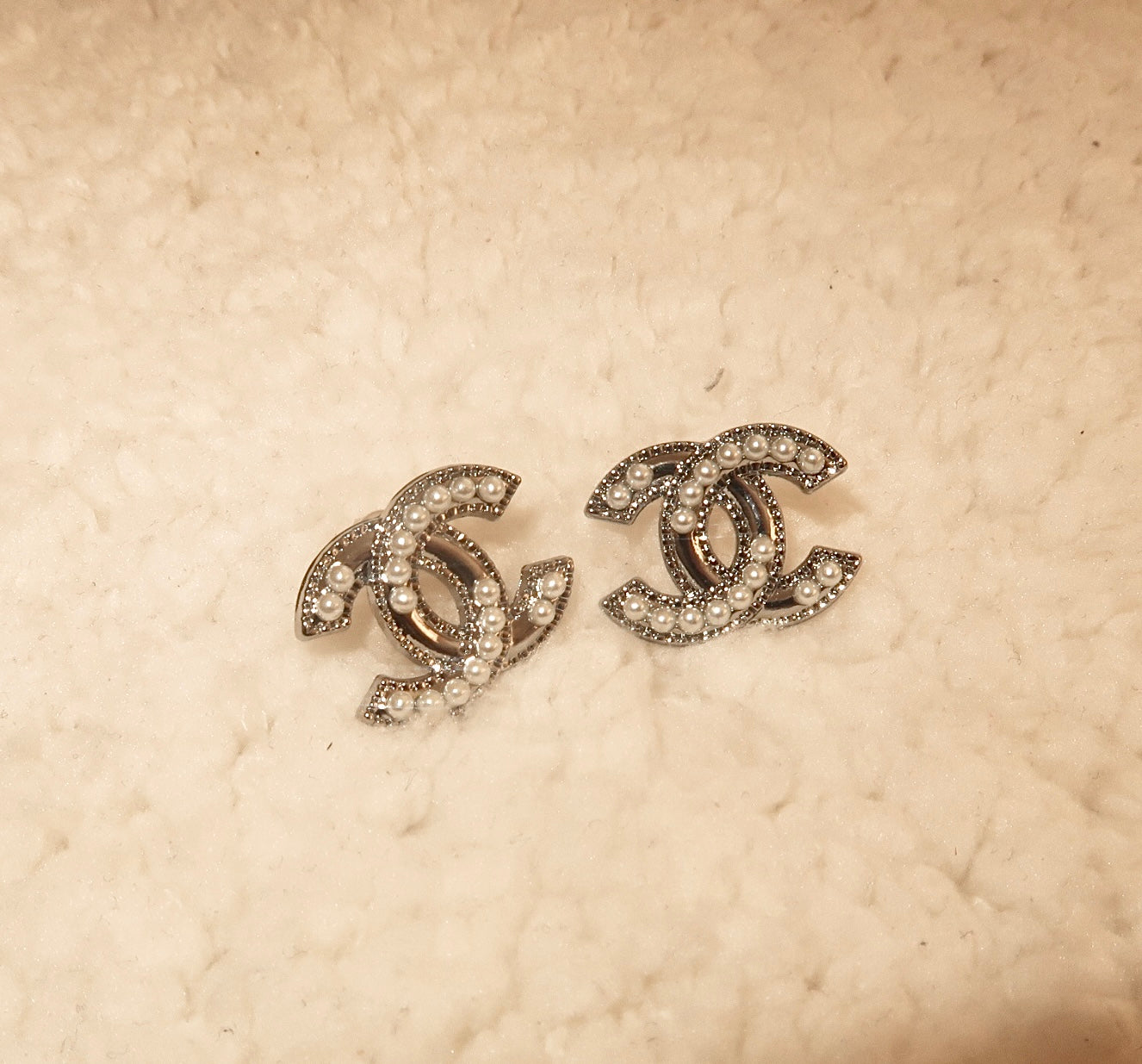 CC Silver pearl stud