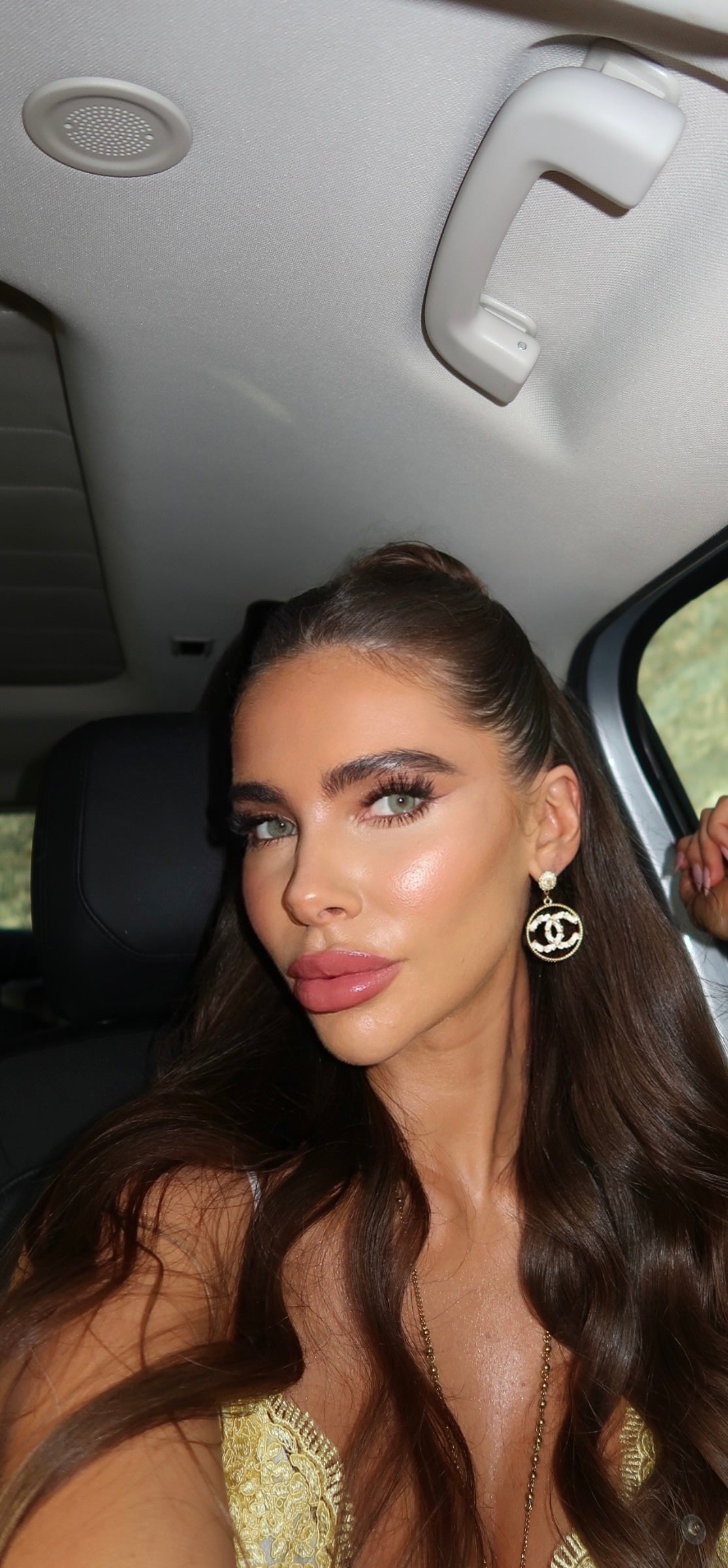 CC Milan earrings in white